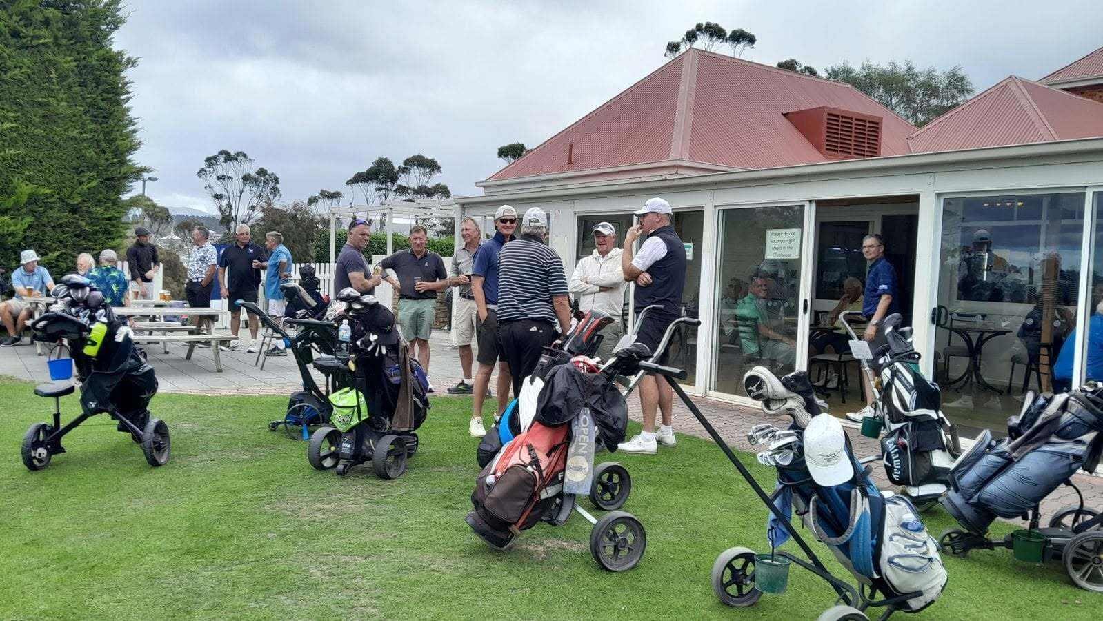 Who is Kingston Beach Golf Club for?
