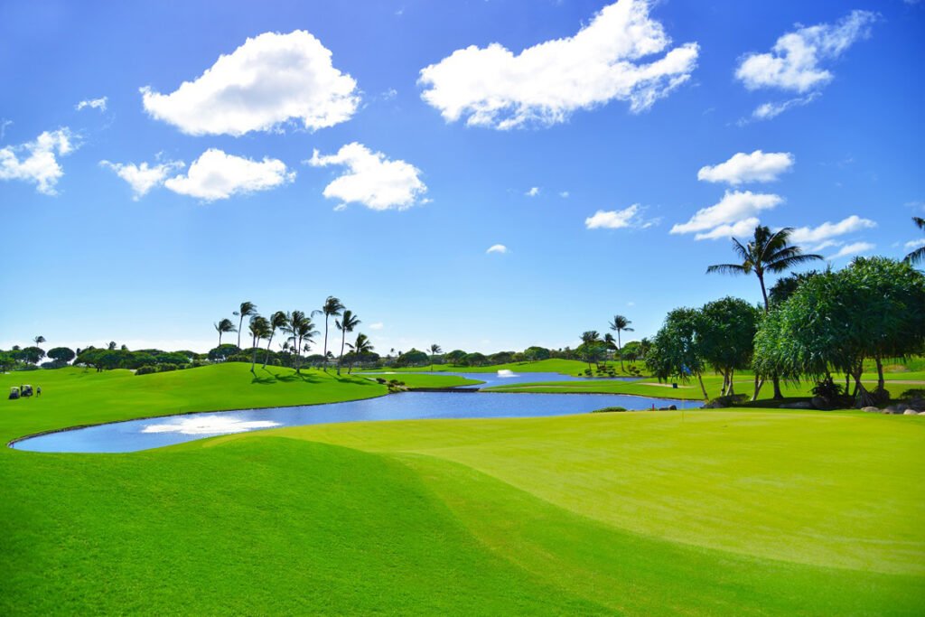Kapolei Golf Club lake-side green - Kapolei, Hawaii